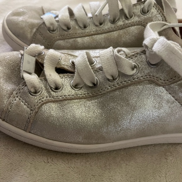 UGG tennis shoes - Picture 2 of 4